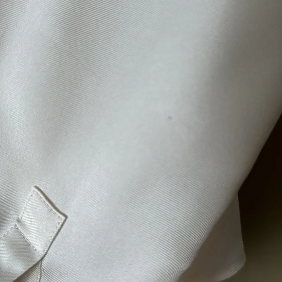 Carolina Herrera Button Down Silk Broadcloth Blouse Ivory Size 6 Pure Luxury - Picture 4 of 5
